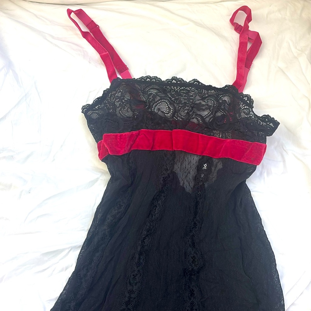 NWOT Victoria’s Secret Velvet Lace Lingerie Slip